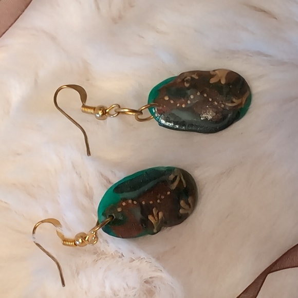 Green Hand Crafted and Painted Polymer Necklace With Matching Hook Earrings - Picture 7 of 13